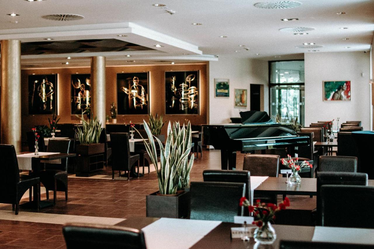 Ruben Hotel Zielona Gora Εξωτερικό φωτογραφία