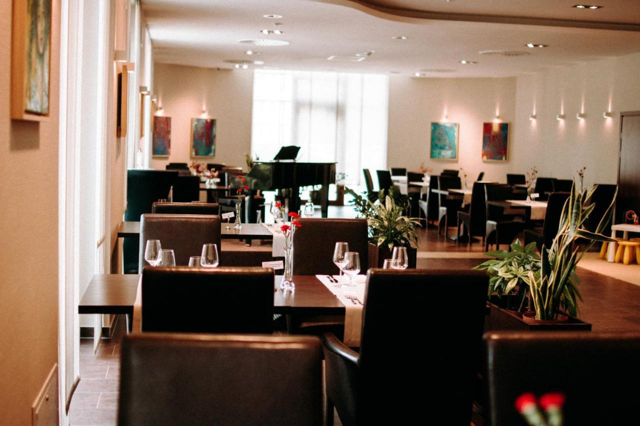 Ruben Hotel Zielona Gora Εξωτερικό φωτογραφία