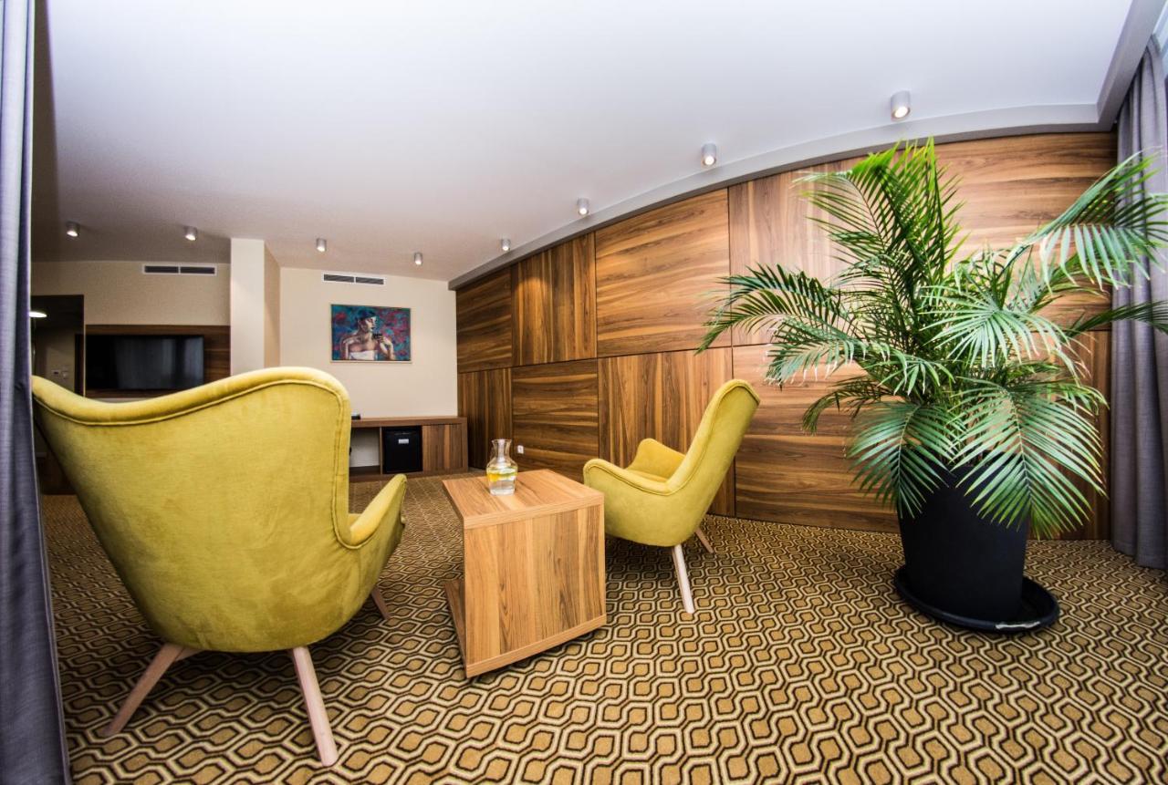 Ruben Hotel Zielona Gora Εξωτερικό φωτογραφία