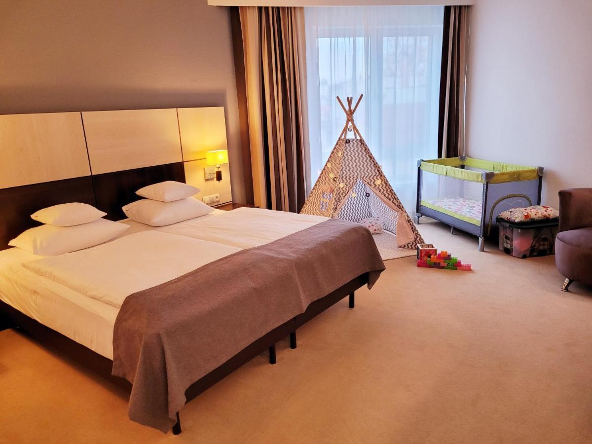 Ruben Hotel Zielona Gora Εξωτερικό φωτογραφία