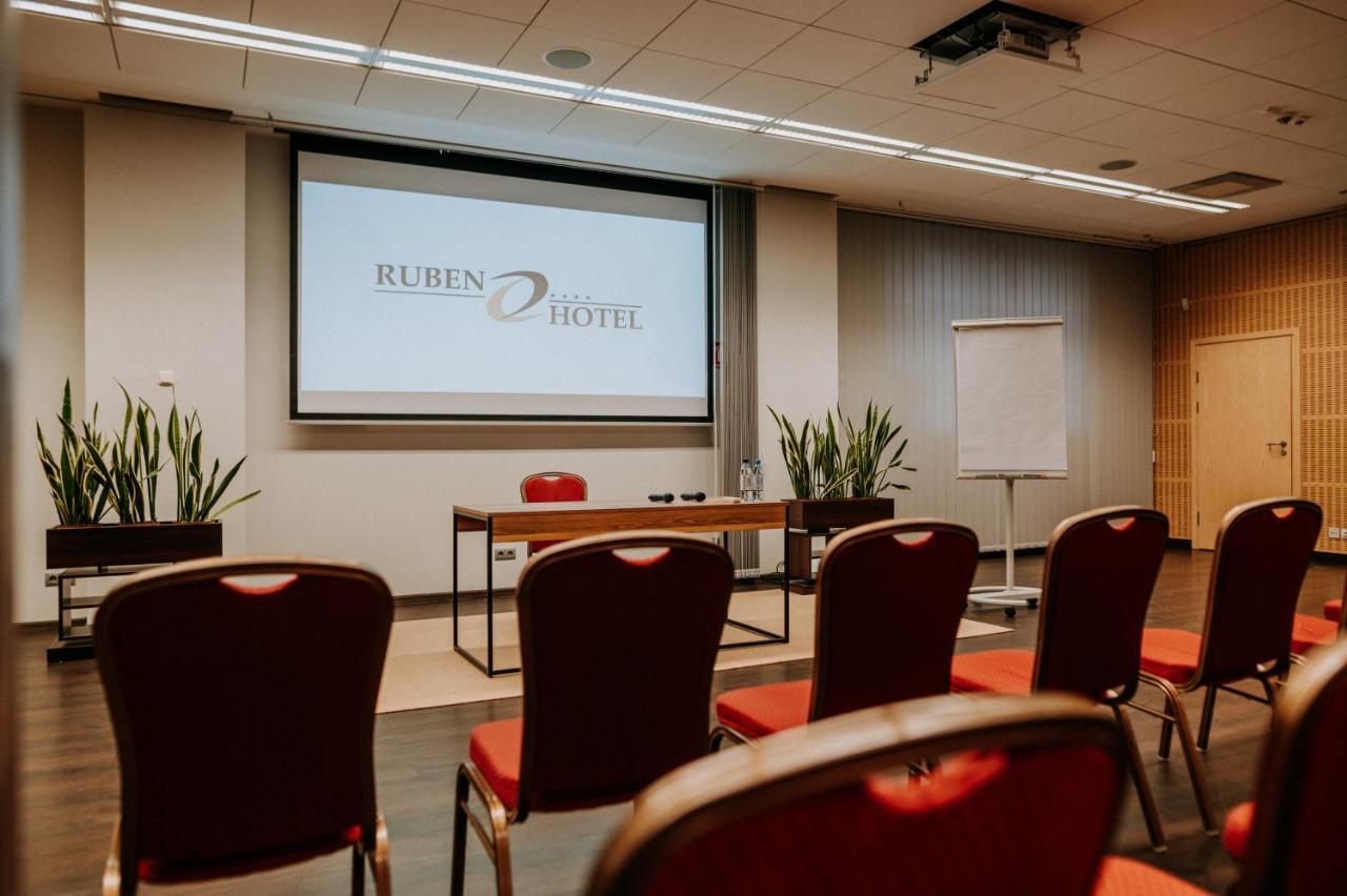Ruben Hotel Zielona Gora Εξωτερικό φωτογραφία