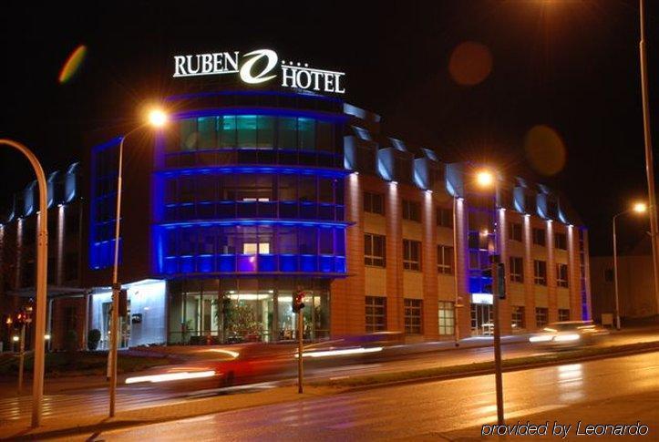 Ruben Hotel Zielona Gora Εξωτερικό φωτογραφία