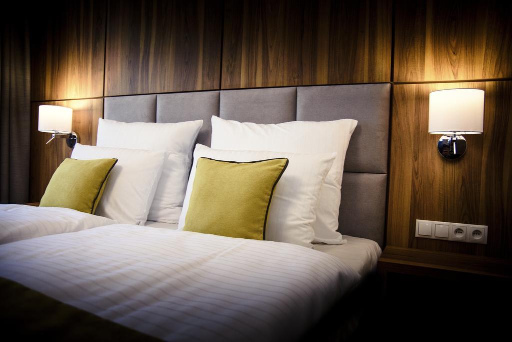 Ruben Hotel Zielona Gora Εξωτερικό φωτογραφία